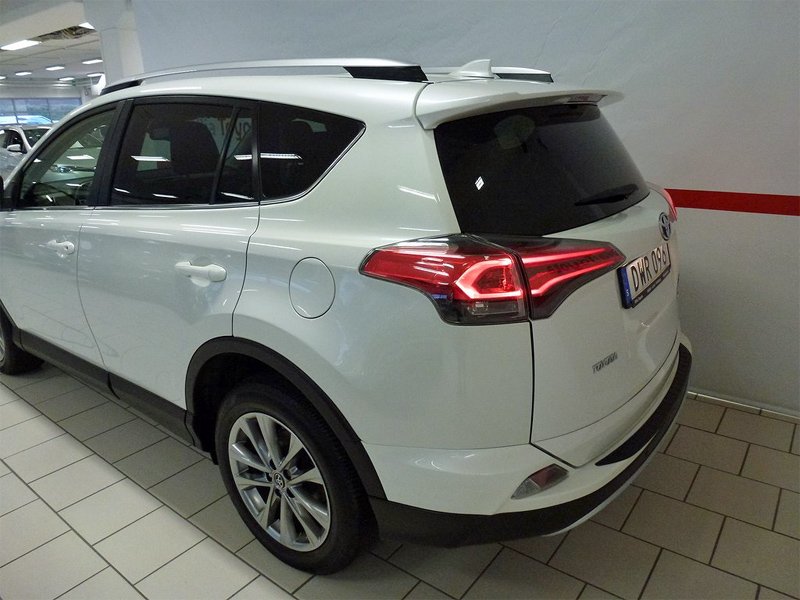 Vit Toyota RAV4 Hybrid 2.5 i-AWD stulen i Anderslöv nordost om Trelleborg