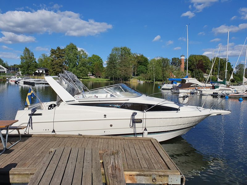 Bayliner 2655 Ciera Sunbridge stulen i Bålsta mellan Enköping och Stockholm