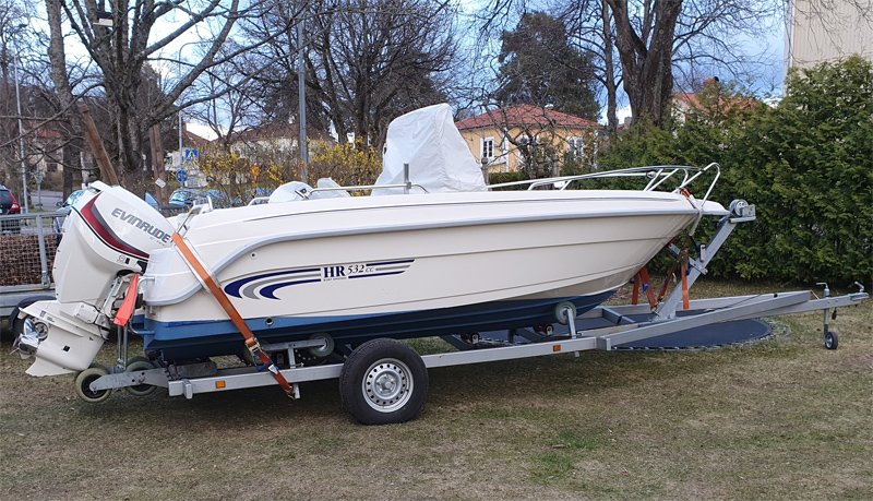 Höga Rodd 532 CC med 115 Hk Evinrude stulen på trailer i Mjölby 