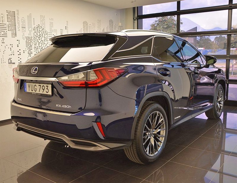 Blåmetallic Lexus RX 450H F-Sport stulen på Lidingö