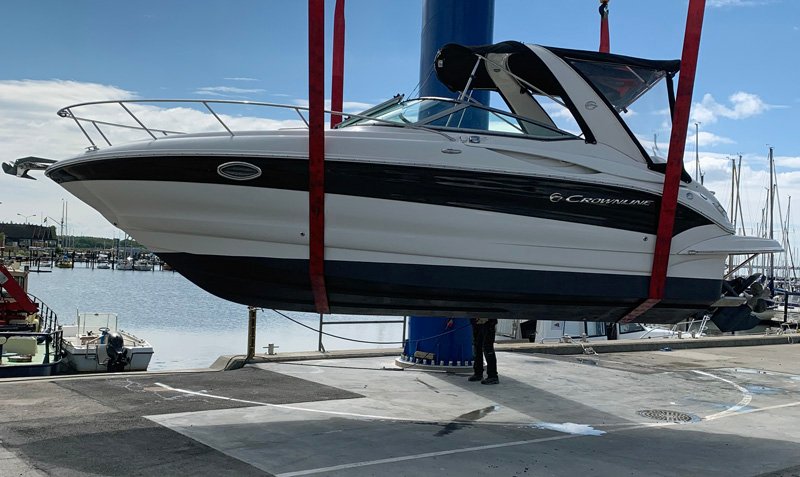 Motorbåt Crownline 250 CR stulen i Lagunens småbåtshamn Malmö