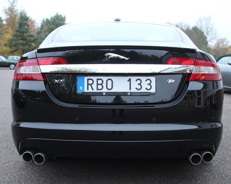 Svart Jaguar XFR stulen i Malmö