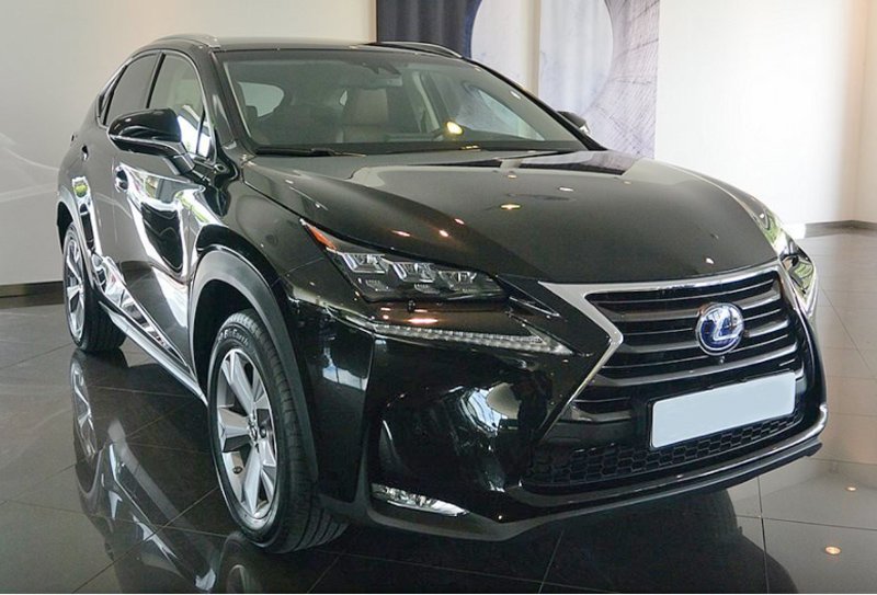 Svart Lexus NX 300H Executive stulen i Lund