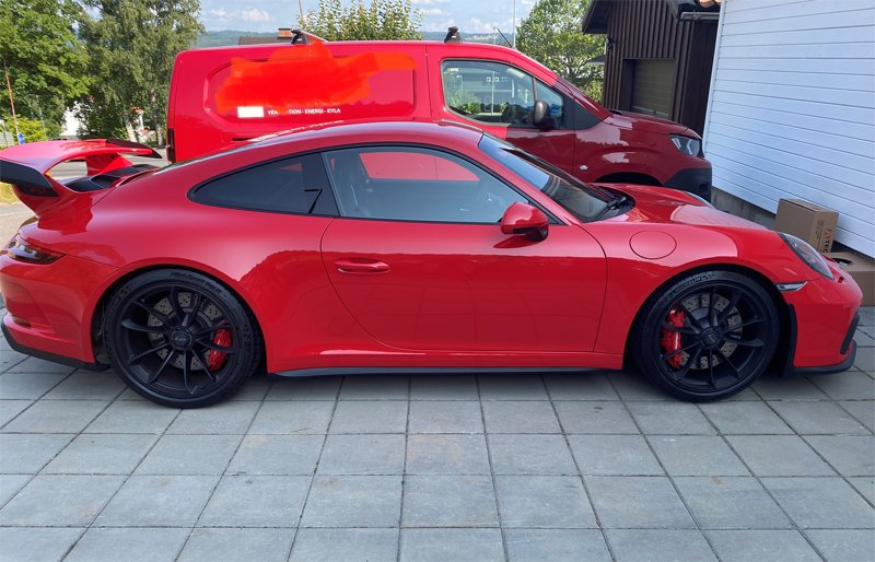 Röd Porsche 911/991 GT3 stulen i Jönköping