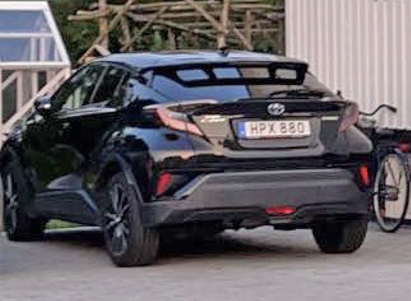 Svart Toyota C-HR stulen i Ekeby öster om Helsingborg
