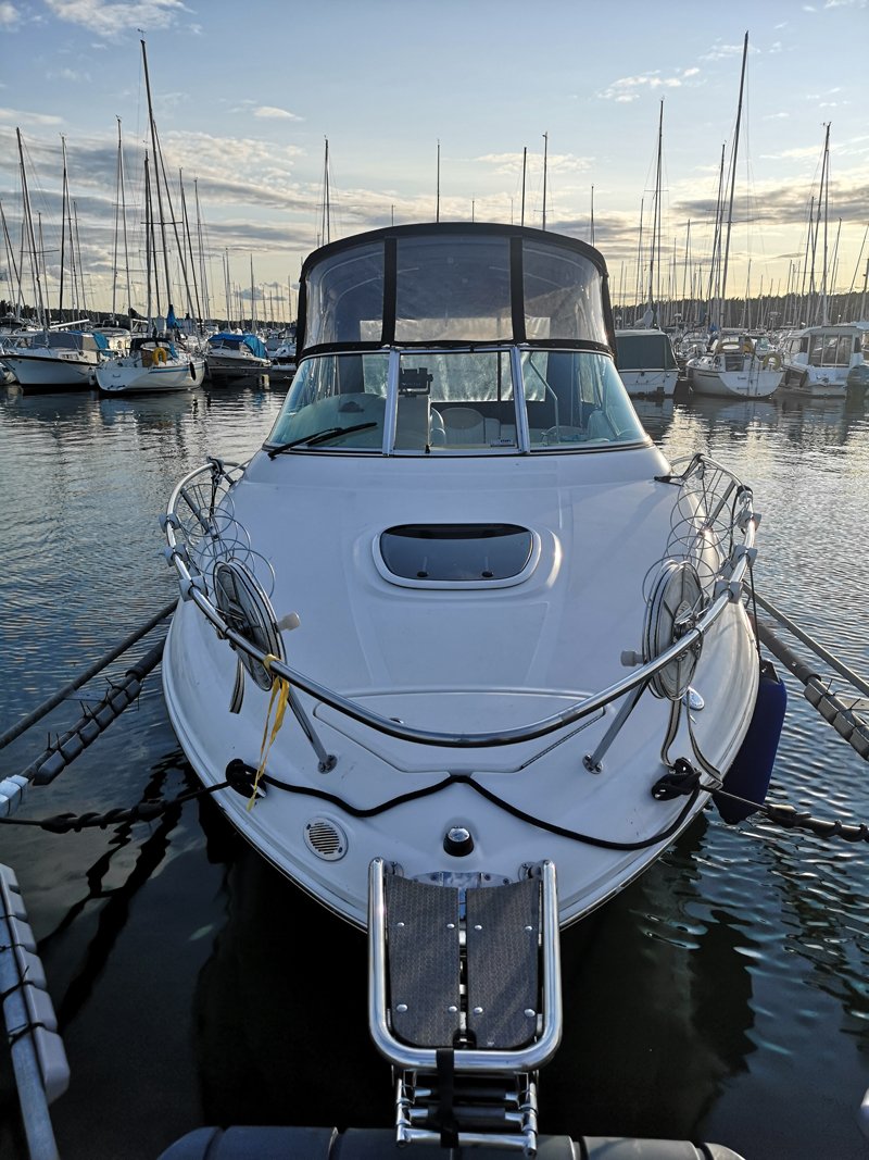 Sea Ray 240 Sun Dancer stulen på Dalarö i Stockholms skärgård.