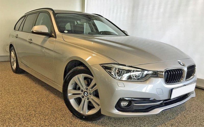 Silvermetallic BMW 320I Xdrive Touring stulen i Laröd norr om Helsingborg