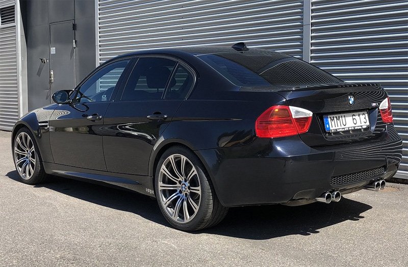 Svart BMW M3 Sedan E90 stulen på Östermalm i Stockholm