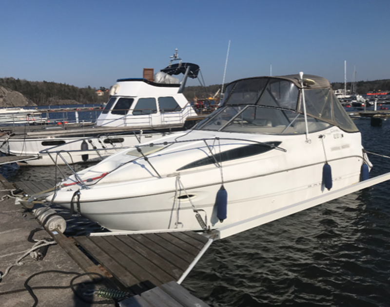 Bayliner 2655 Sierra Sunbridge stulen i Botkyrka, Stockholm 