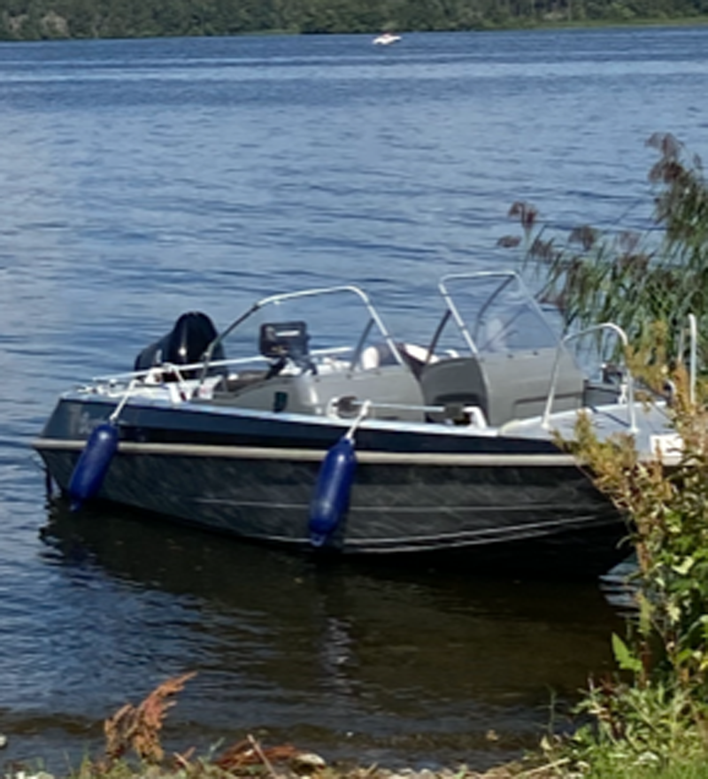 Buster XL med 115 Hk Suzuki stulen i Upplands Väsby, Stockholm 