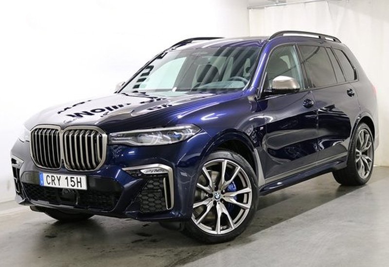 Blå BMW X7 M50D stulen i Gävle