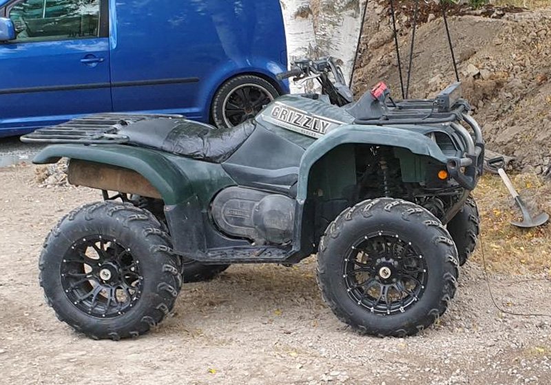 Grön fyrhjuling Yamaha Grizzly YFM660 stulen i Slottsbron väster om Karlstad