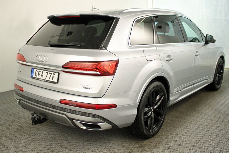 Silvermetallic Audi Q7 50 TDI Quattro stulen i Ljungby