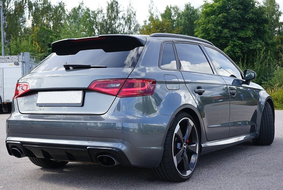 Grå Audi RS3 Sportback Quattro stulen/rån Södertälje