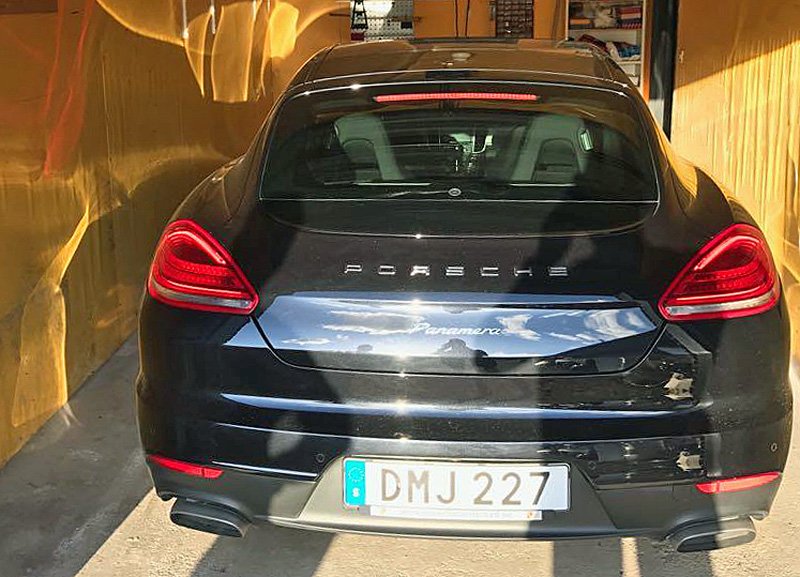 Svart Porsche Panamera Diesel stulen i Rosengård, Malmö