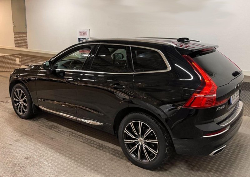 Svart Volvo XC60 D4 AWD Inscription stulen i Nättraby, Karlskrona