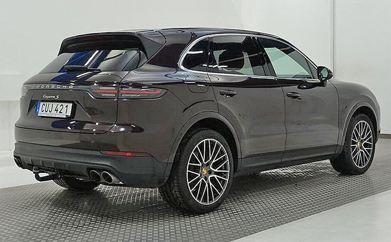 Gråmetallic Porsche Cayenne S stulen i Vänersborg