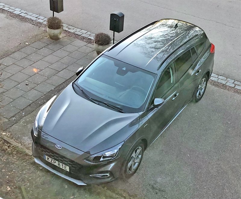 Mörkgrå metallic Ford Focus kombi stulen i Helsingborg