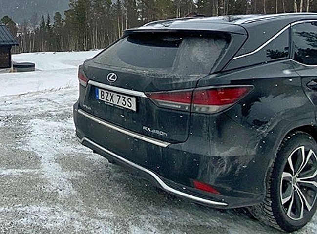 Svart Lexus RX450H AWD stulen i Flysta, Spånga utanför Stockholm