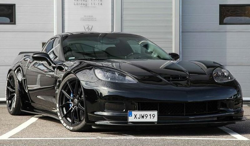 Svart Chevrolet Corvette C6 "Widebody" stulen på Ingarö/ Värmdö utanför Stockholm