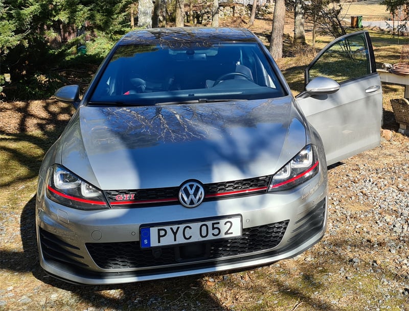 Silvermetallic Volkswagen Golf GTI Performance stulen på Hisingen, Göteborg