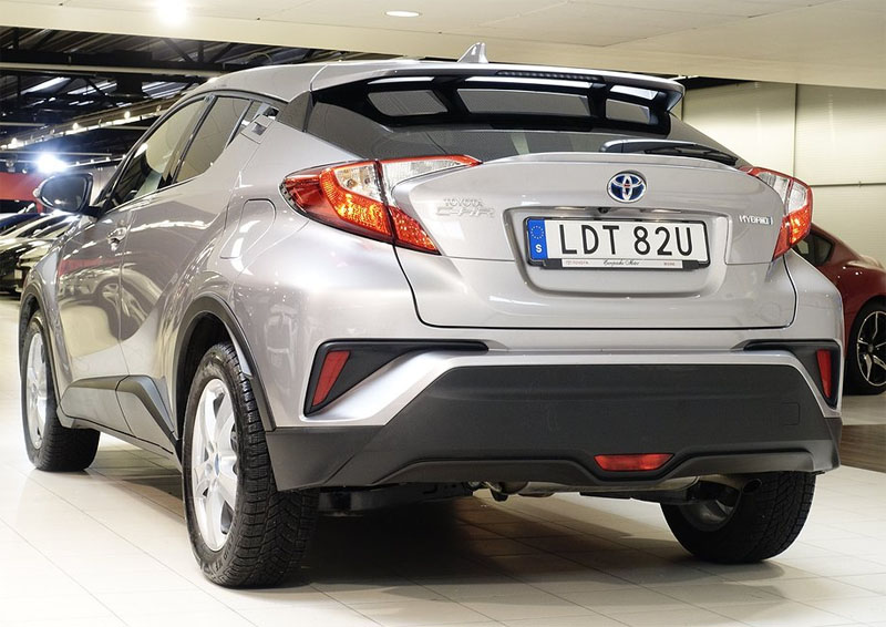 Grå metallic Toyota C-HR X Edition stulen i Sundbyberg