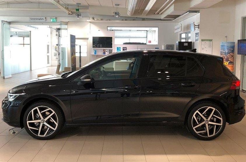 Svart Volkswagen Golf tillgripen vid rån i Stockholm