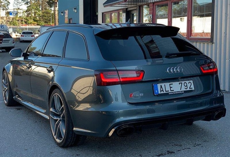 Gråmetallic Audi RS6 Avant Quattro stulen i Saltsjö Boo