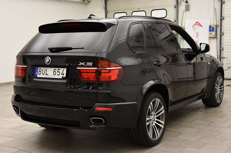 Svart BMW X5 Xdrive 30D stulen i Limhamn Malmö