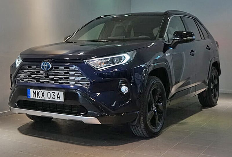 Blå metallic Toyota RAV4 Hybrid AWD stulen i Bagarmossen, Stockholm