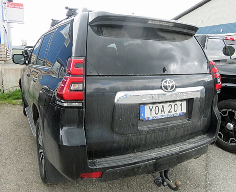 Svart Toyota Land Cruiser Prado AWD stulen på Ekerö utanför Stockholm