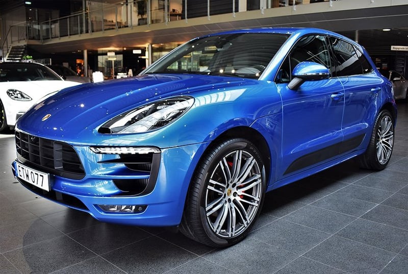 Blå Porsche Macan GTS stulen i Bankeryd norr om Jönköping