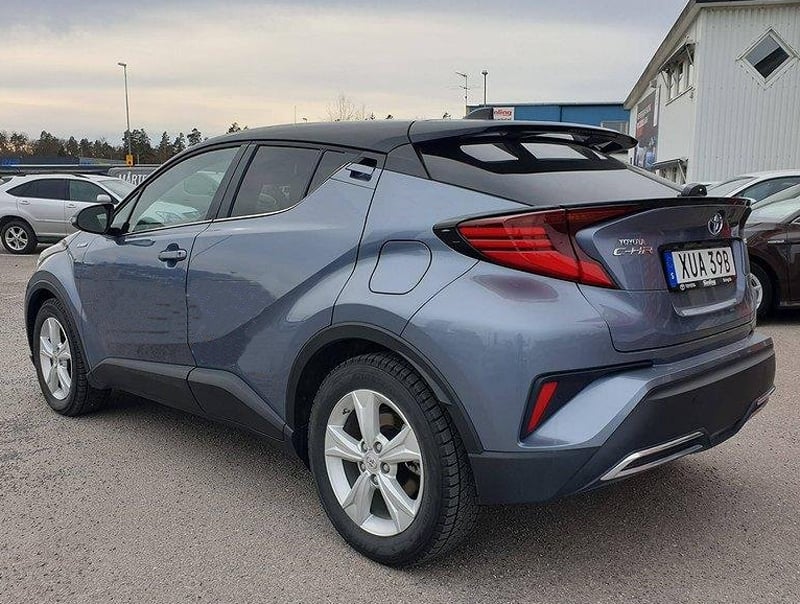 Grå metallic Toyota C-HR Hybrid X-Edition stulen i Solna