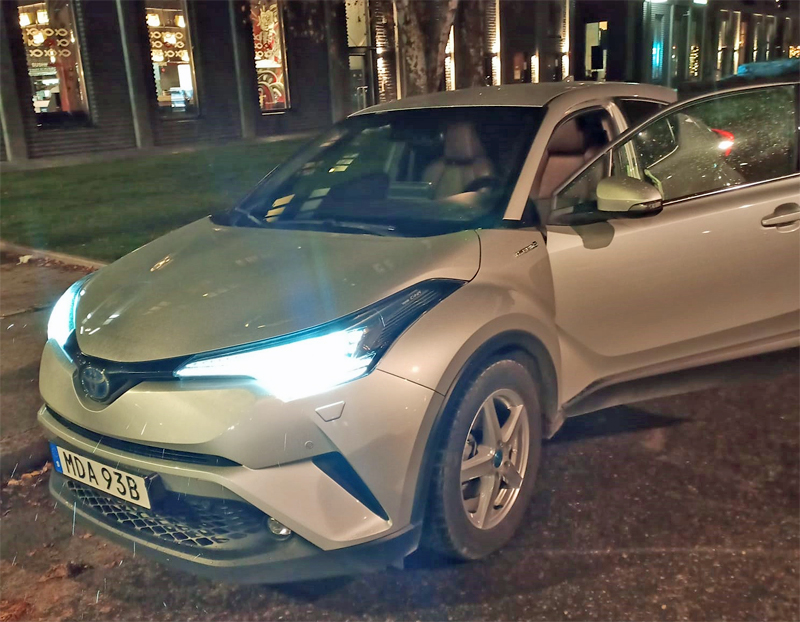 Silvermetallic Toyota C-HR Executive stulen i Rågsved södra Stockholm