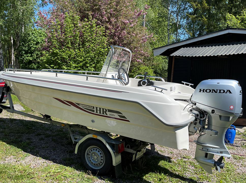 HR 460 Fishing med 50 HK Honda stulen på trailer i Uppsala 