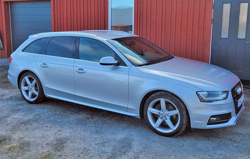 Silvermetallic Audi A4 Avant 2.0 TDI Quattro stulen i Umeå