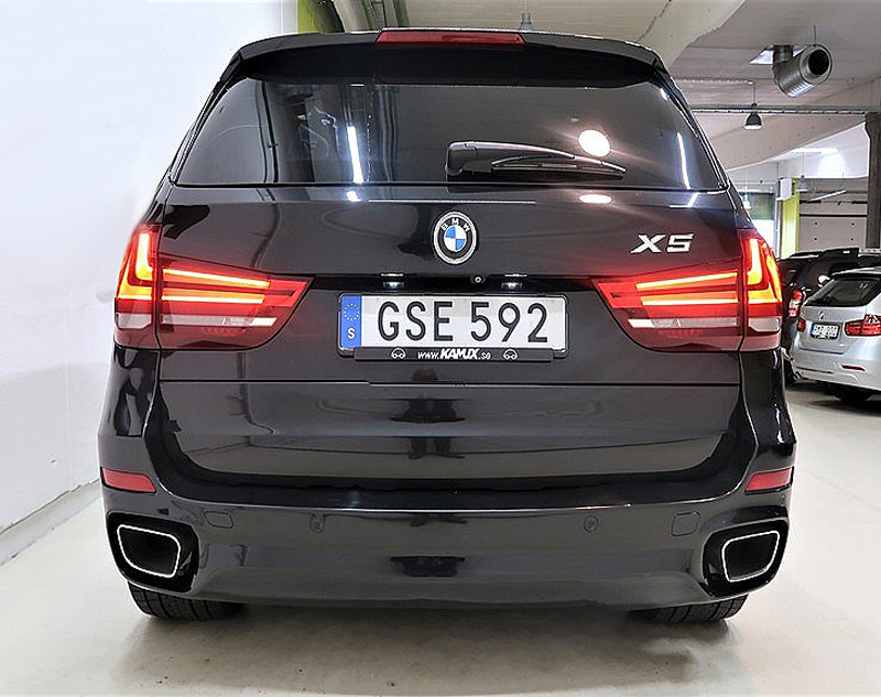 Svart BMW X5 Xdrive 30D M-Sport stulen i Älvsjö söder om Stockholm