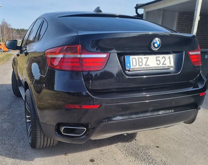 Svart BMW X6 Xdrive 30D stulen i Södertälje