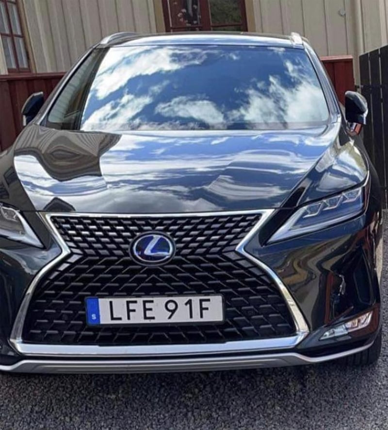 Svart Lexus RX450H AWD stulen i Kisa