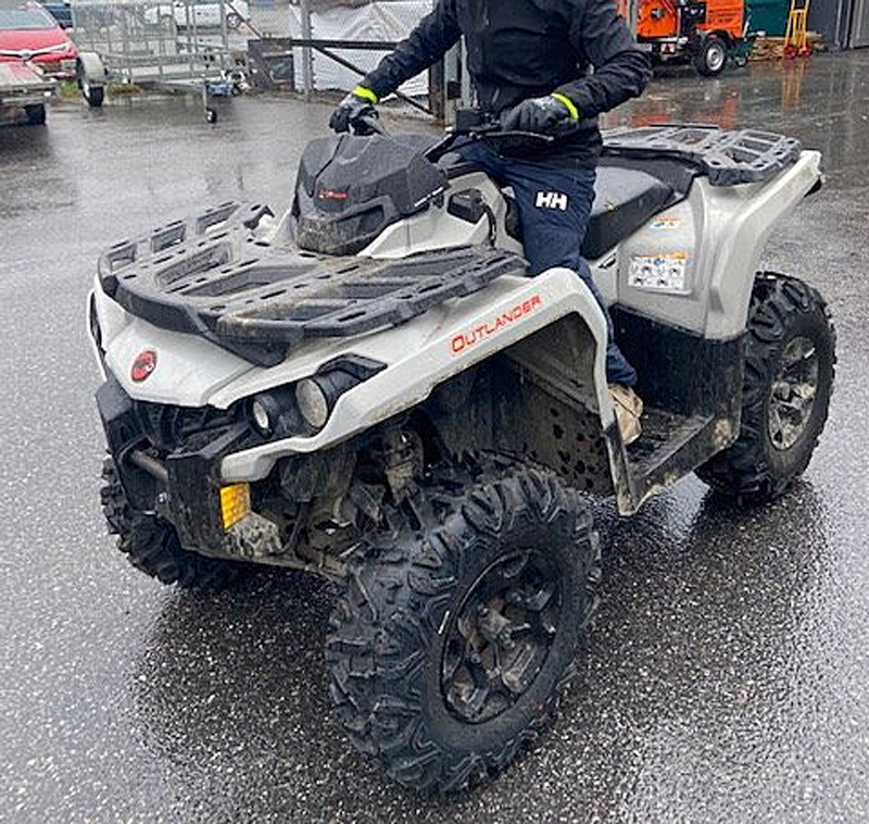 Fyrhjuling Can Am Outlander 650 PRO stulen på Grinda i Stockholms norra skärgård