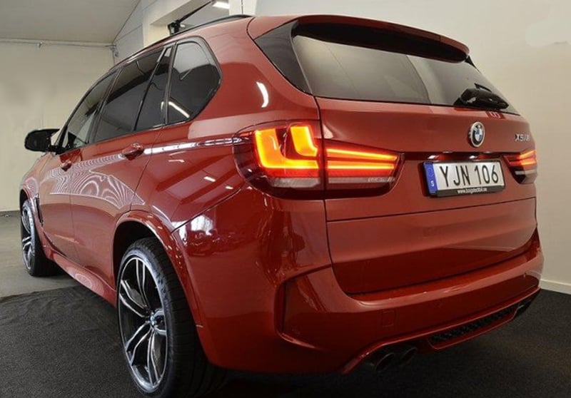 Röd BMW X5 M stulen i Hjulsbro, Linköping