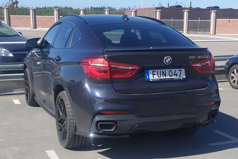 Svart BMW X6 Xdrive M50D stulen i Nässjö