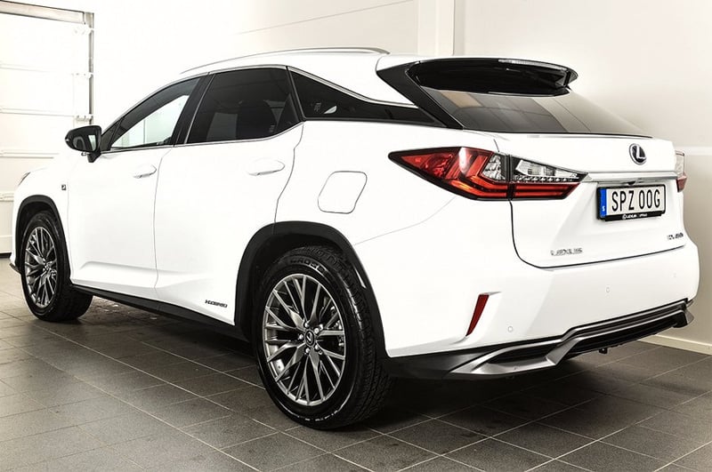 Vit Lexus RX 450H AWD F-Sport stulen i Varberg