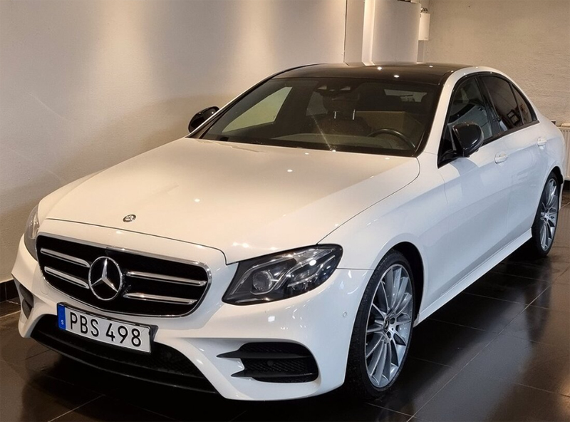 Vit Mercedes Benz E 220D 4-Matic stulen/rån i Västerås