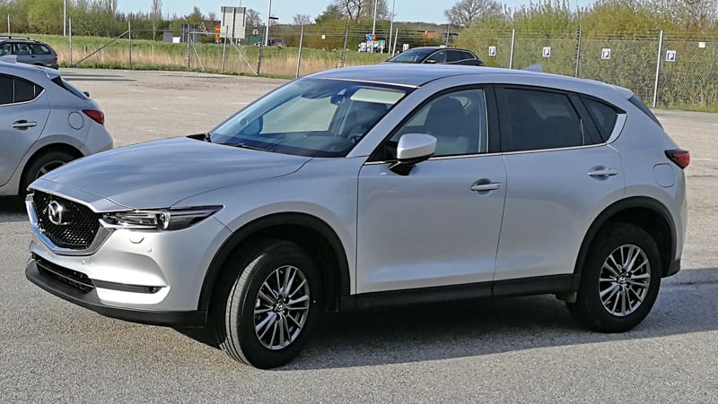 Silvermetallic Mazda CX-5 stulen i Lund