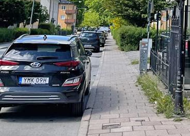 Svart Hyundai Kona Electric stulen i Upplands Väsby norr om Stockholm