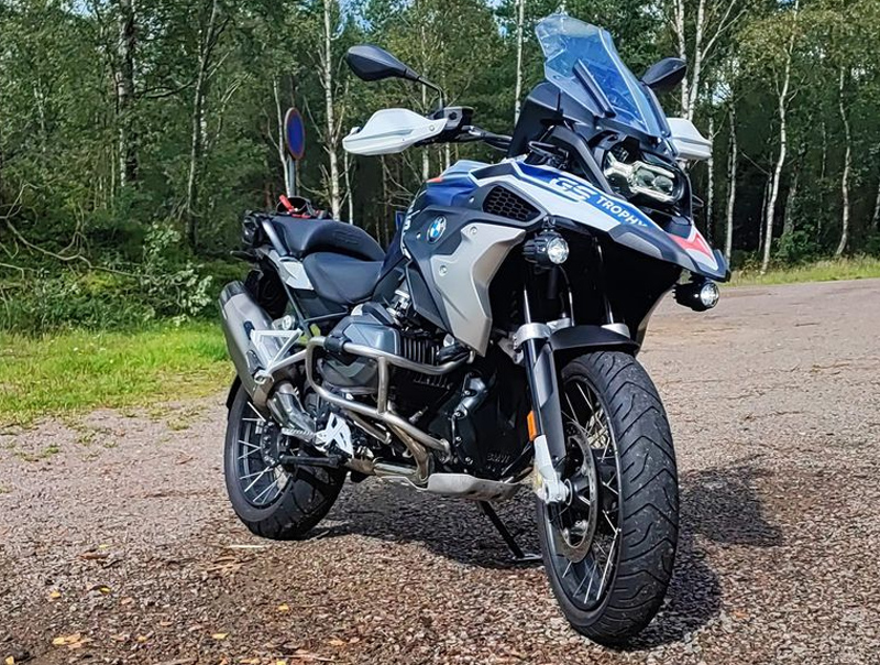 Blå BMW R 1250 GS stulen i Fyllinge söder om Halmstad