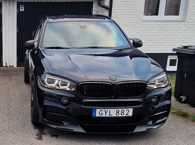 Svart BMW X5 Xdrive M50D stulen i Vimmerby