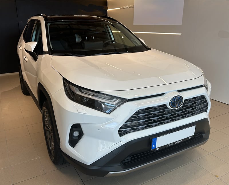 Vit Toyota RAV4 Hybrid AWD stulen i Våxtorp söder om Laholm