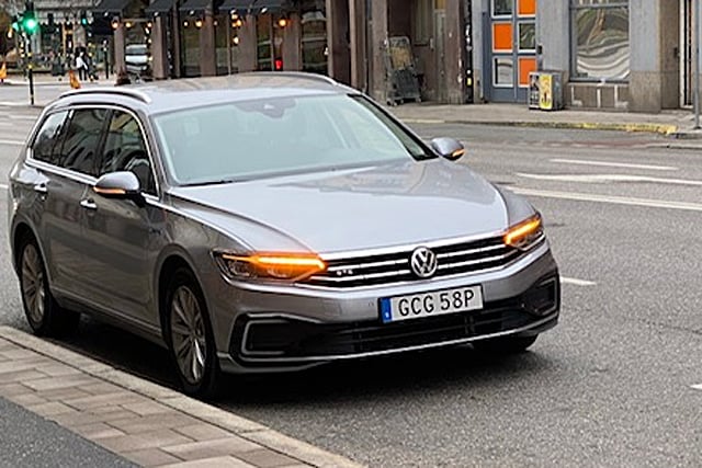 Silver metallic Volkswagen Passat Variant GTE stulen i Stockholm